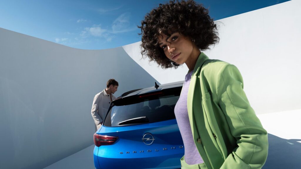 opel_grandland_hybrid_exterior-rear_16x9_gr22_e01_068